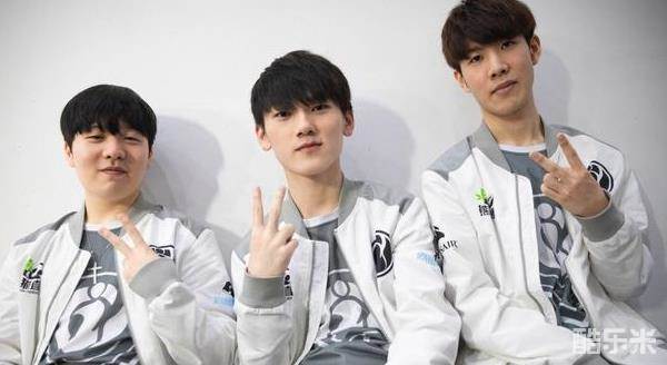 球员配合以 球员配合以