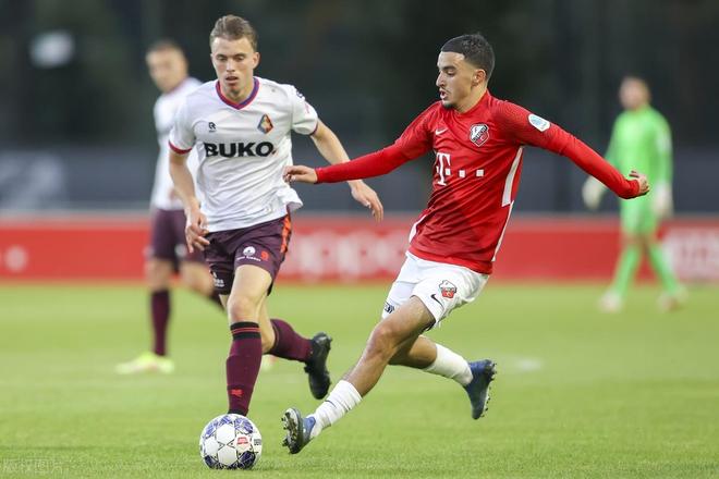 合能够让球 合能够让球