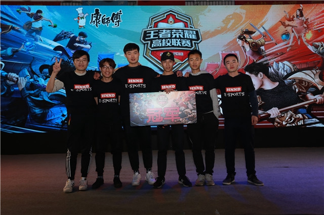 的背靠背反 的背靠背反